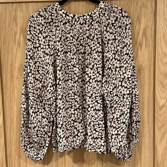 Velvet by Graham  & Spencer Melinda Printed Blouse - Picture 5 of 9